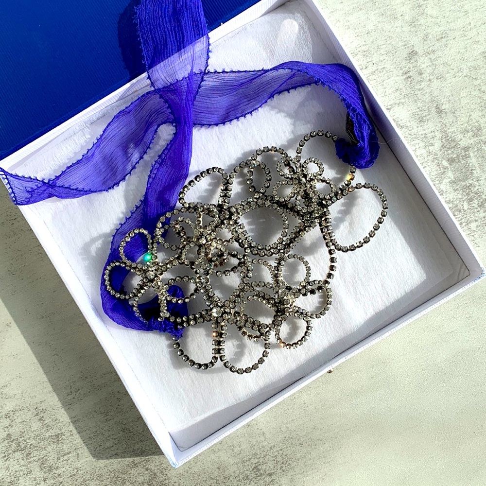 Vera Wang Crystal Beaded rhinestones Headband Hair accessories with Box
